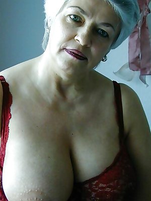 Silver haired bbw granny with nice tits